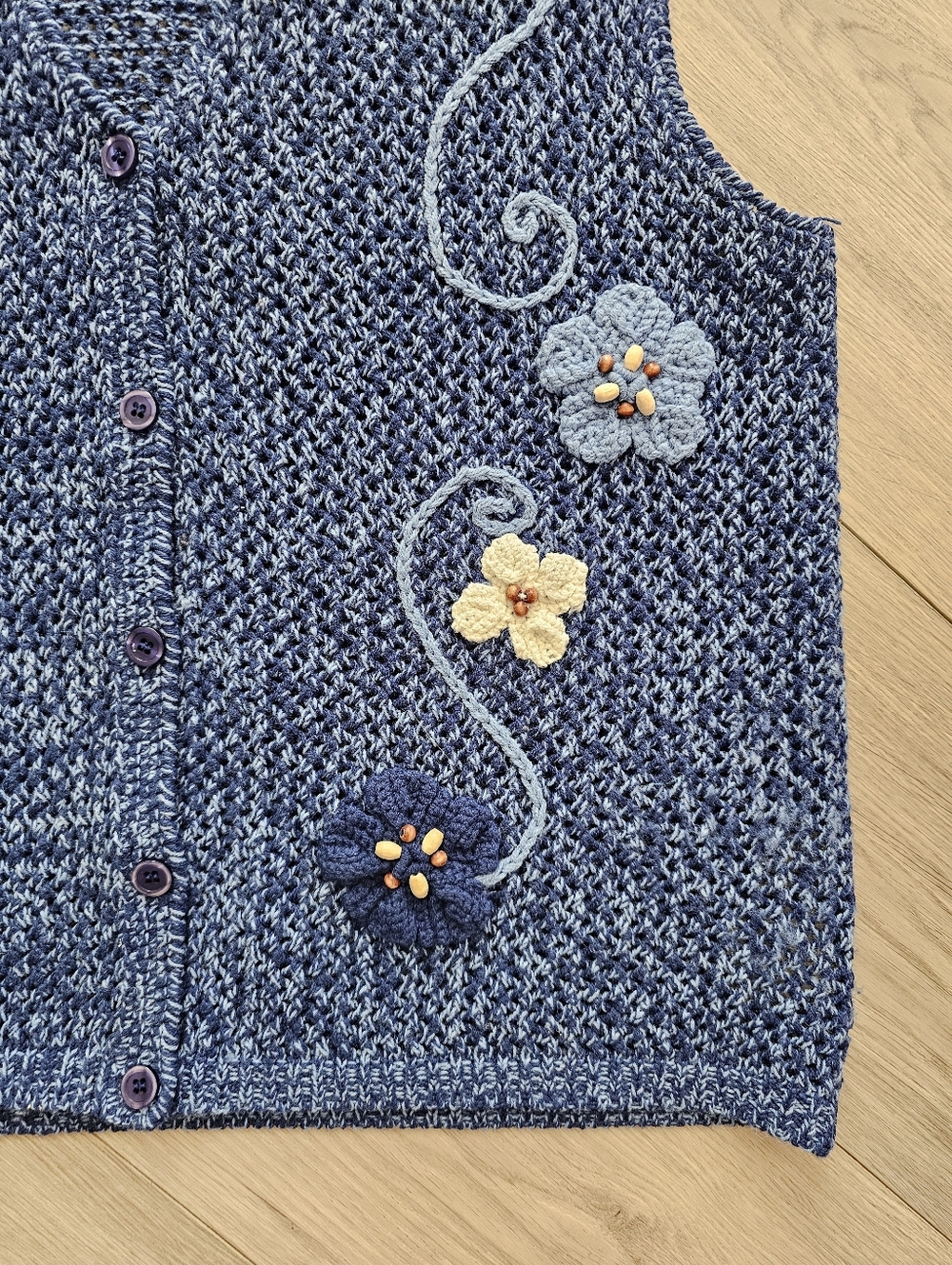 Vintage 90s Floral Embroidered Sweater Vest Blue Cottagecore Grandmacore, Small - Picture 4 of 12